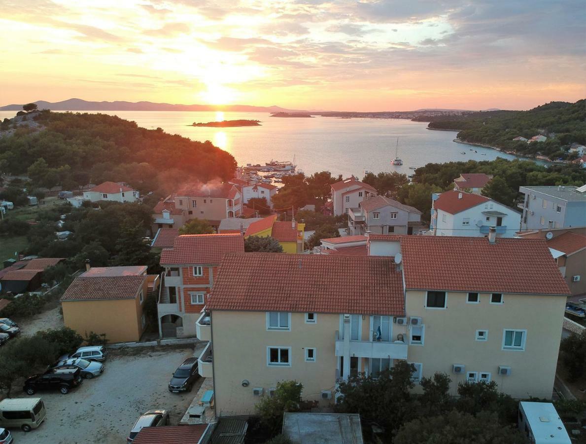 Apartment Gordana Драге Екстериор снимка