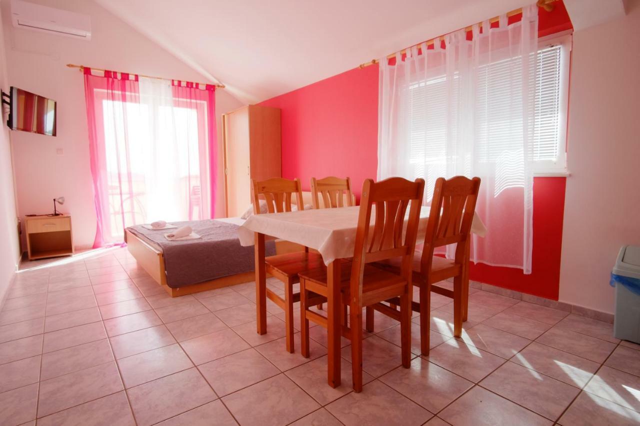 Apartment Gordana Драге Екстериор снимка