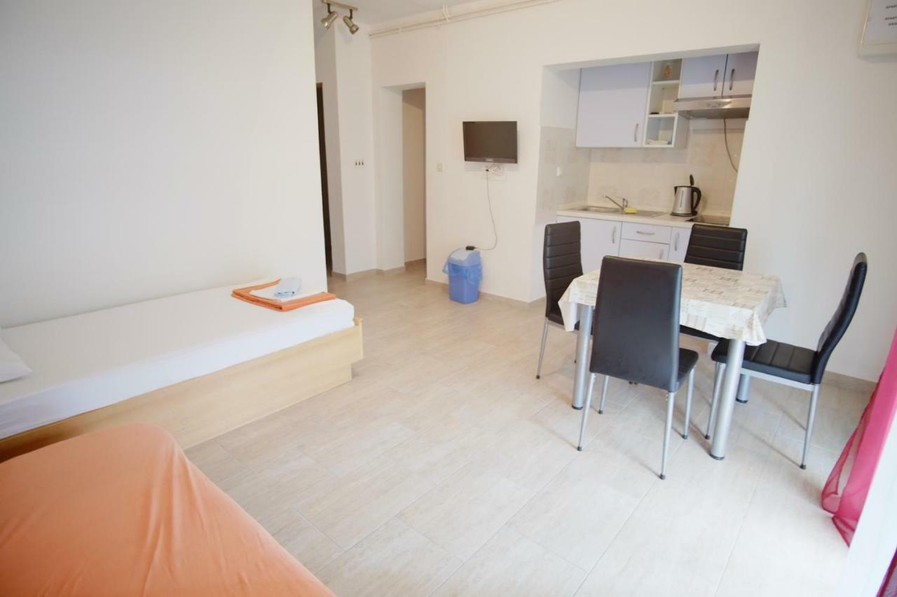 Apartment Gordana Драге Екстериор снимка