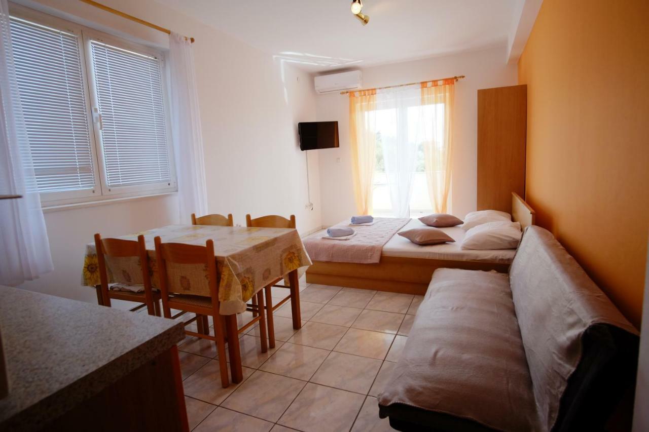 Apartment Gordana Драге Екстериор снимка